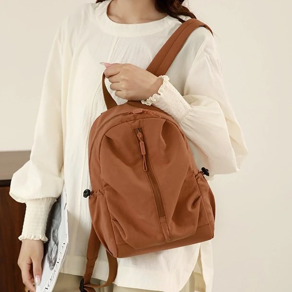 跨境新款双肩包女日常百搭休闲轻便学生书包森系小众通勤旅行背包