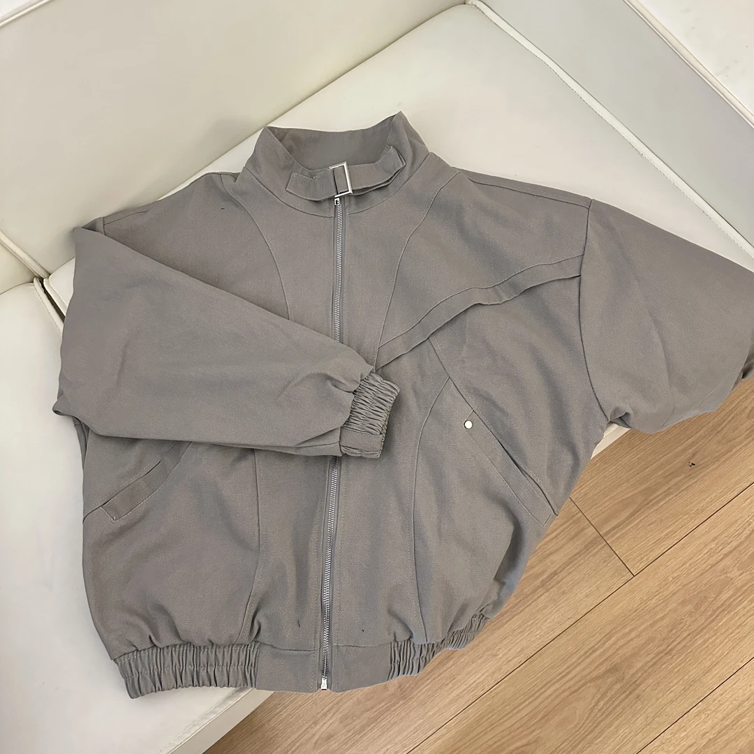 【醒醒】春季薄款座山雕裁剪分割短宽立领帆布 cleanfit夹克外套