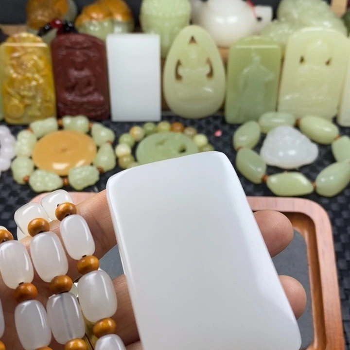 昆仑料无事牌一套
