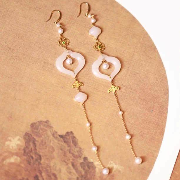 月海牧星·18k金和田玉流苏耳坠RYY