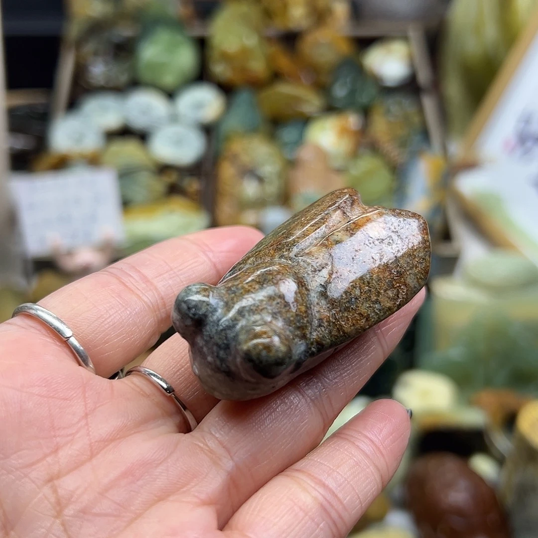 岫岩河磨玉（透闪石质玉）未镶嵌颈饰河磨玉手玩知了