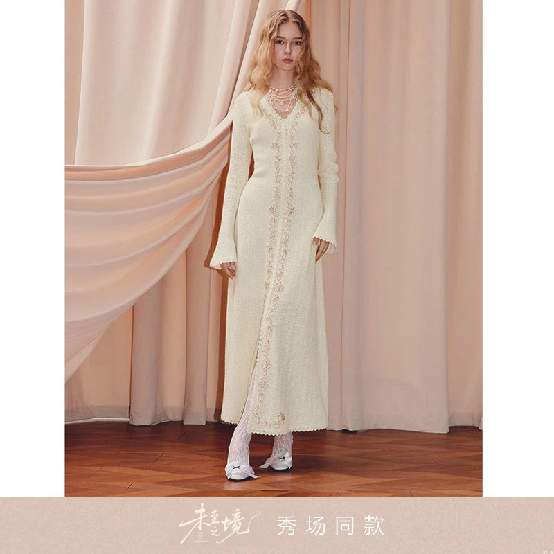 【优雅游牧】MAXRIENY游牧风穿搭长袖v领微收腰毛织连衣裙25秋