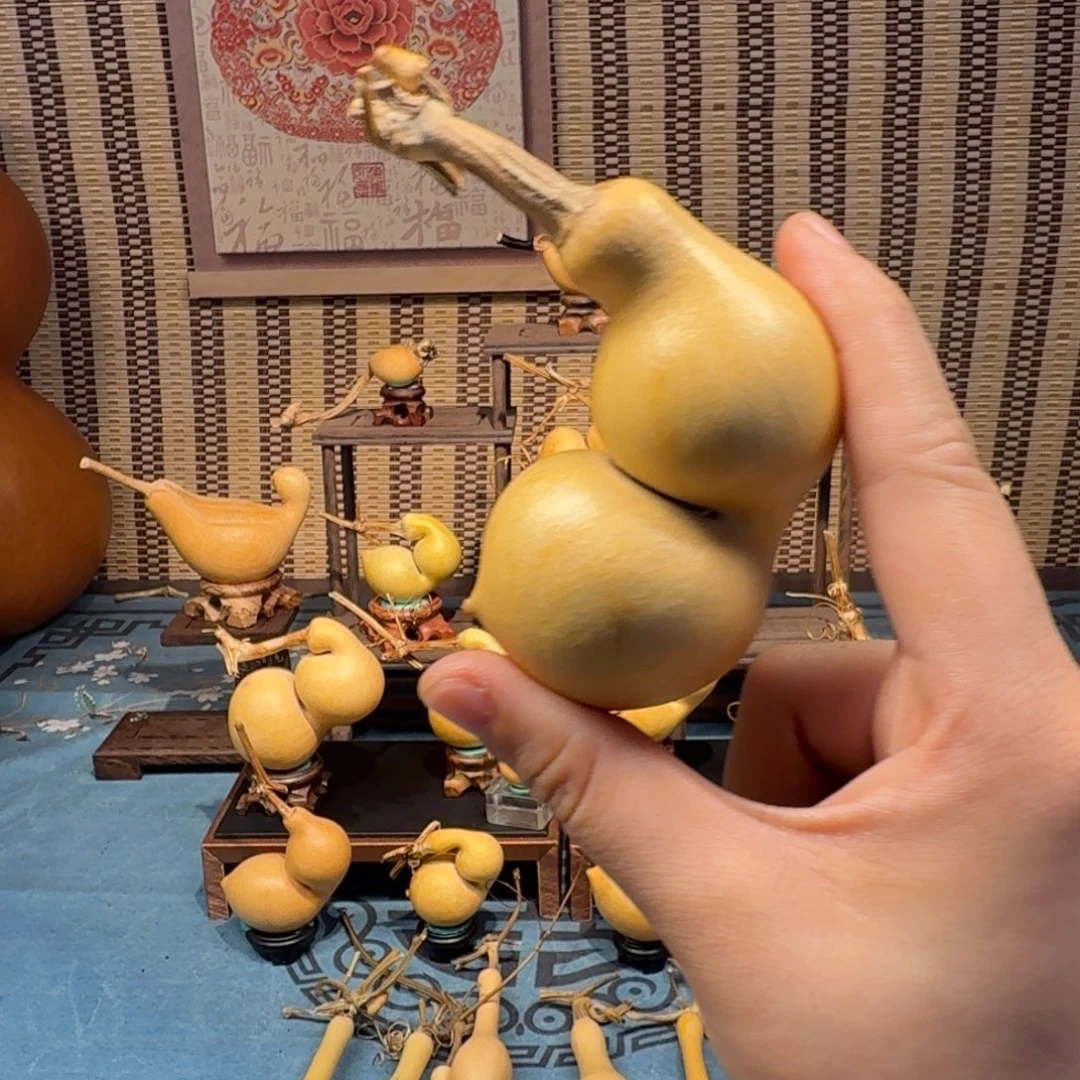 用***8手把蚂蚁弓背贴肚