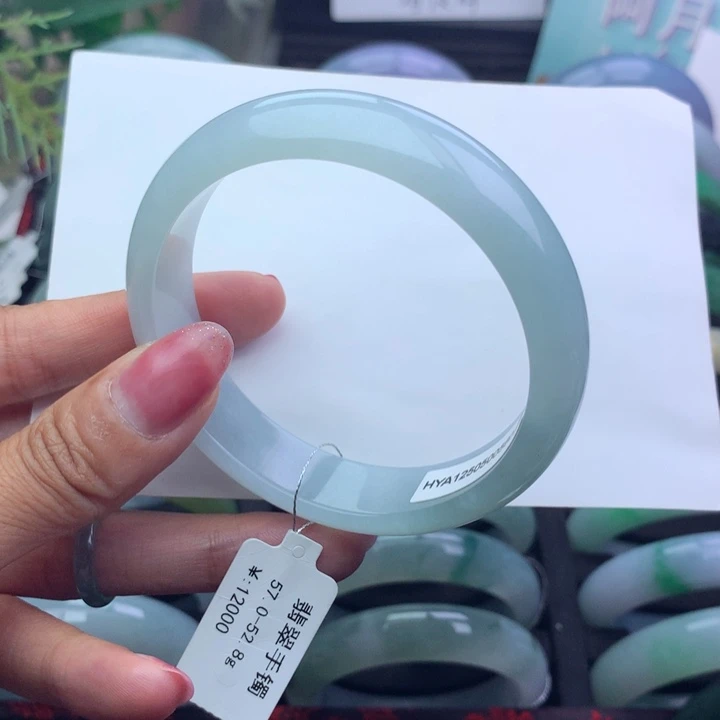 翡翠手镯未镶嵌天然翡翠手镯