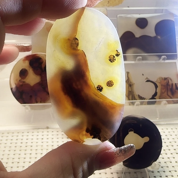 玛瑙/玉髓未镶嵌珠宝奇石