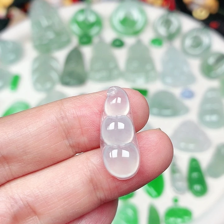 翡翠未镶嵌颈饰缅甸天然A货翡翠