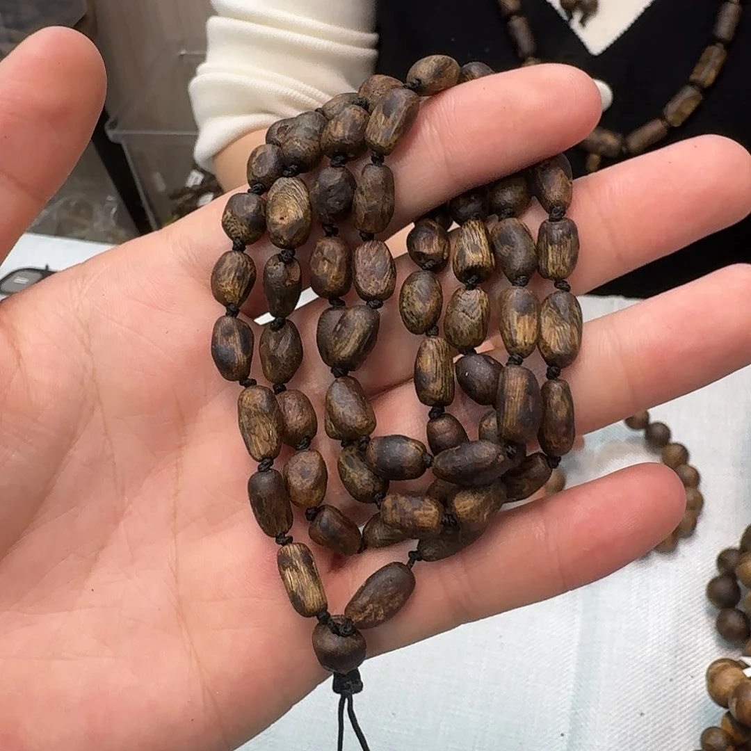 沉香沉香碎屑乌身母树沉水浮树丁多圈 6-15 克多样性发一