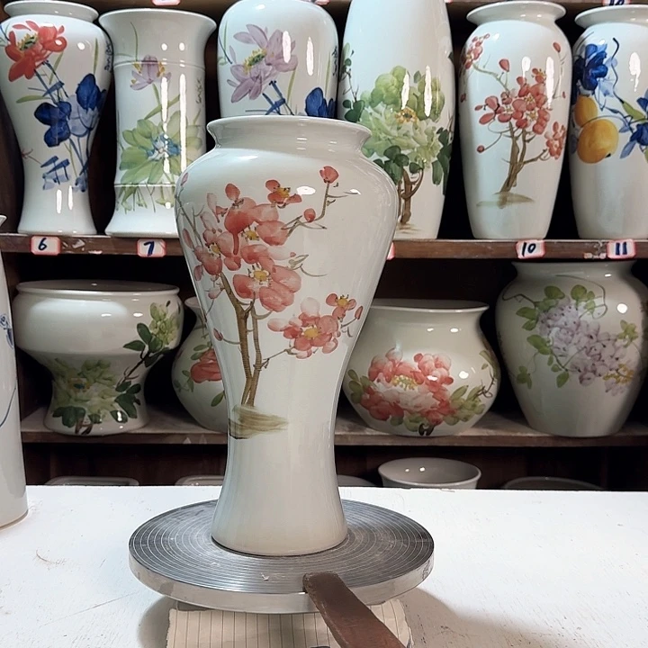 瓶梅瓶红梅花款陶瓷陶瓷