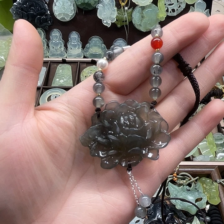 蛇纹石玉未镶嵌颈饰