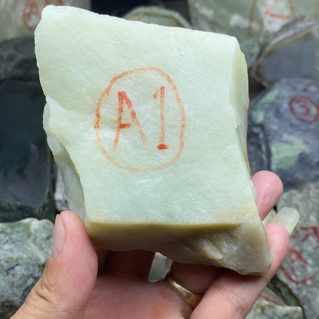 未镶嵌和田玉（糖玉）珠宝奇石