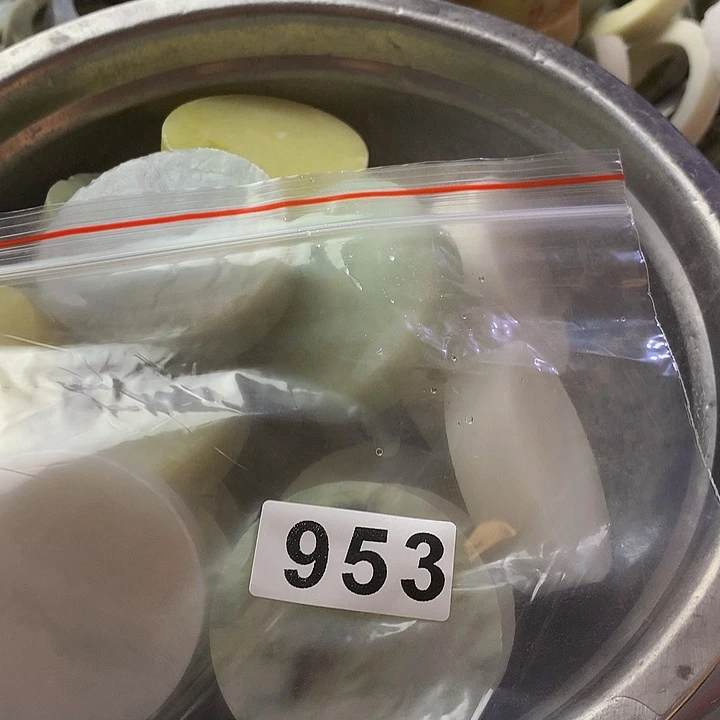 蛇纹石玉珠宝半成品未镶嵌相**生