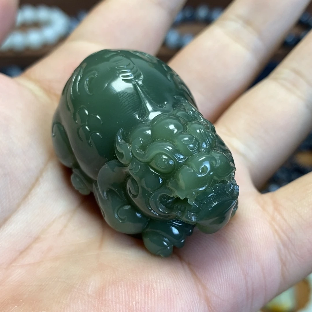 未镶嵌和田玉把件和田玉碧玉冰粉青貔貅手把件