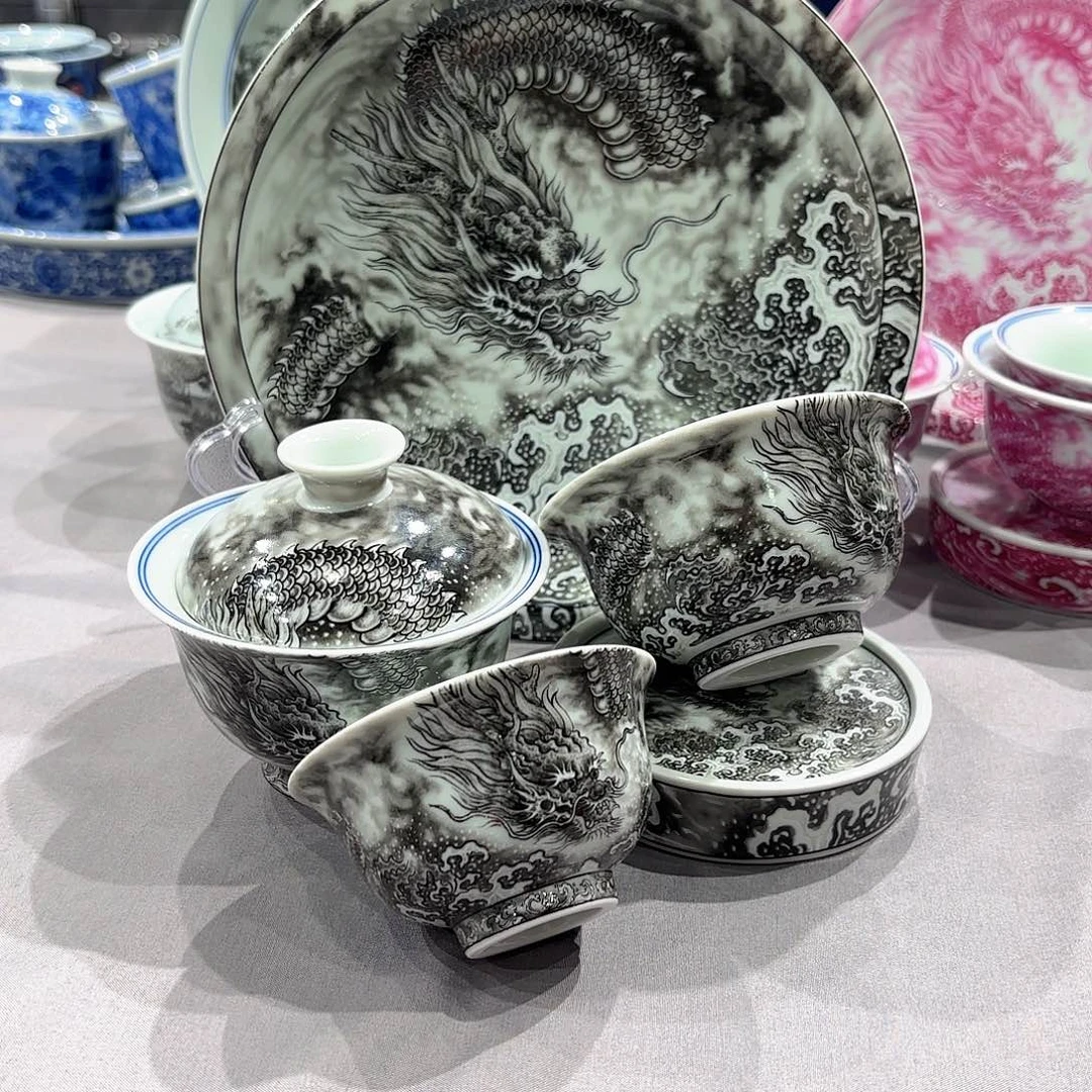 瓷片景德镇瓷器精品陈列