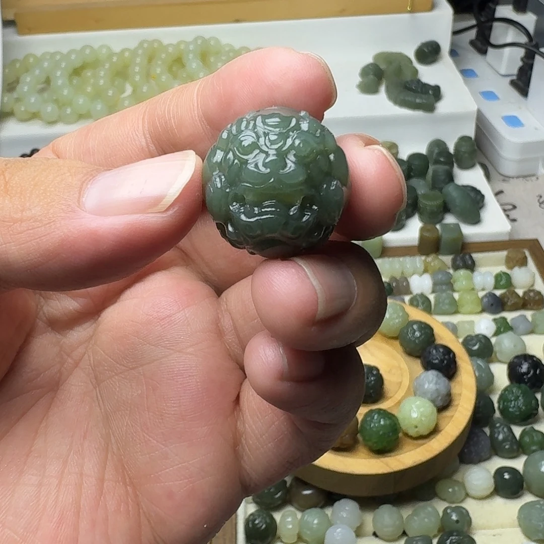 王***猫和田玉未镶嵌珠宝半成品和田玉且末蓝貔貅22㎜