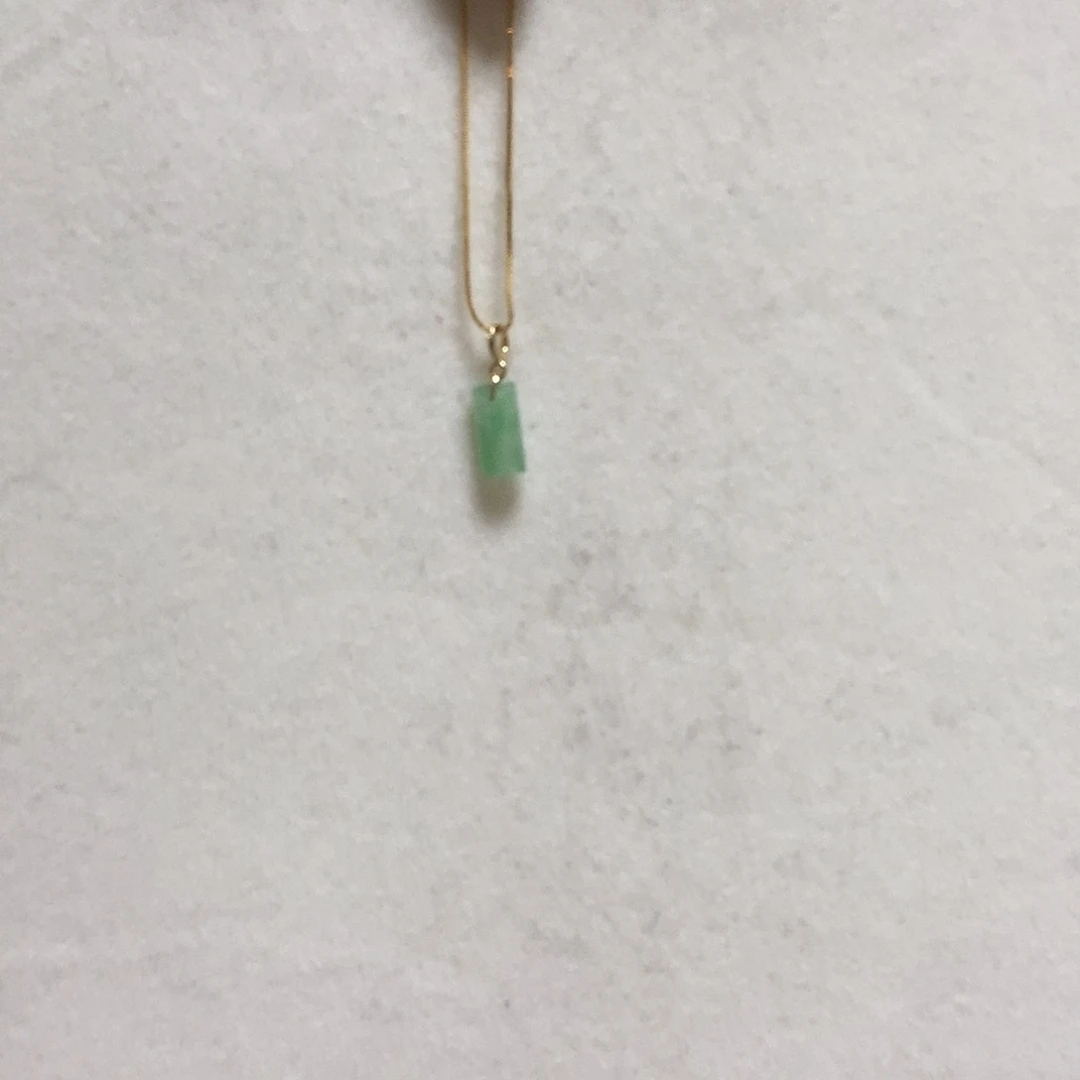 翡翠颈饰18K金镶嵌简单