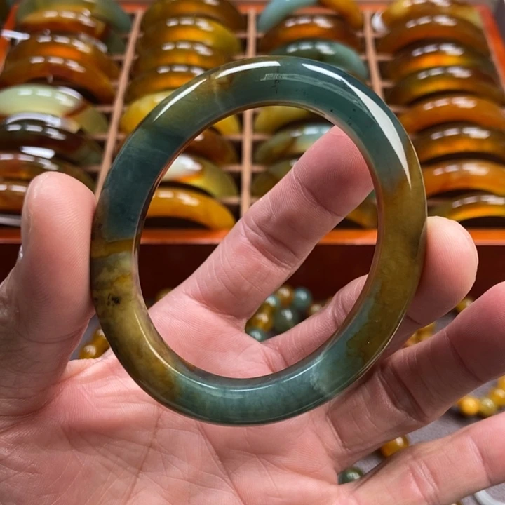 蛇纹石玉手镯未镶嵌番***/