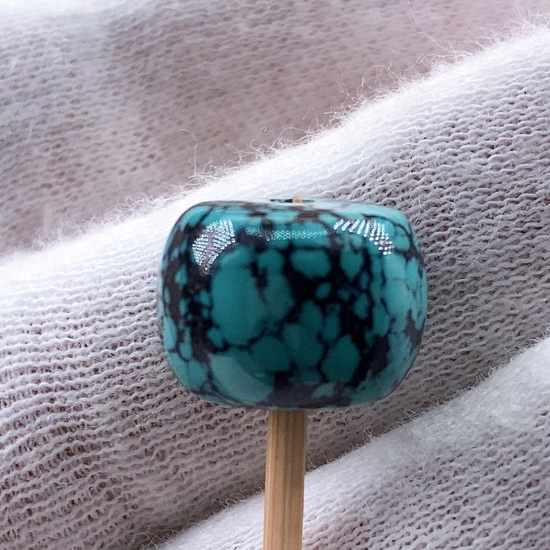 生***哥绿松石未镶嵌珠宝奇石