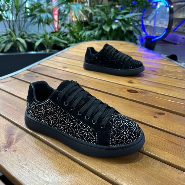 2388-47圆头水钻中老年系带板鞋休闲板鞋透气百搭平底潮鞋