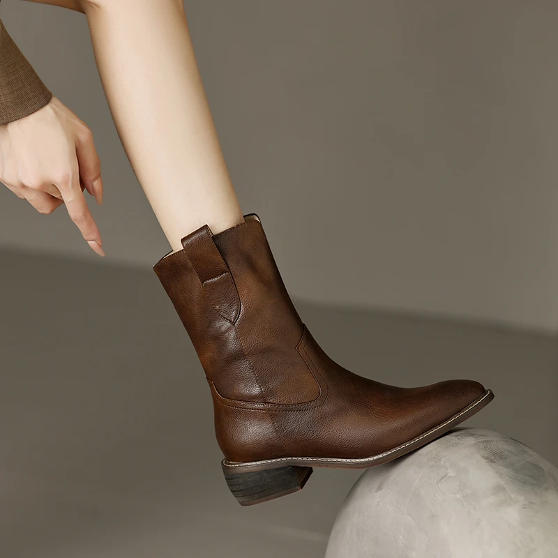 尖头V口西部靴女复古中筒骑士靴2025秋冬新款全牛皮擦色低跟短靴