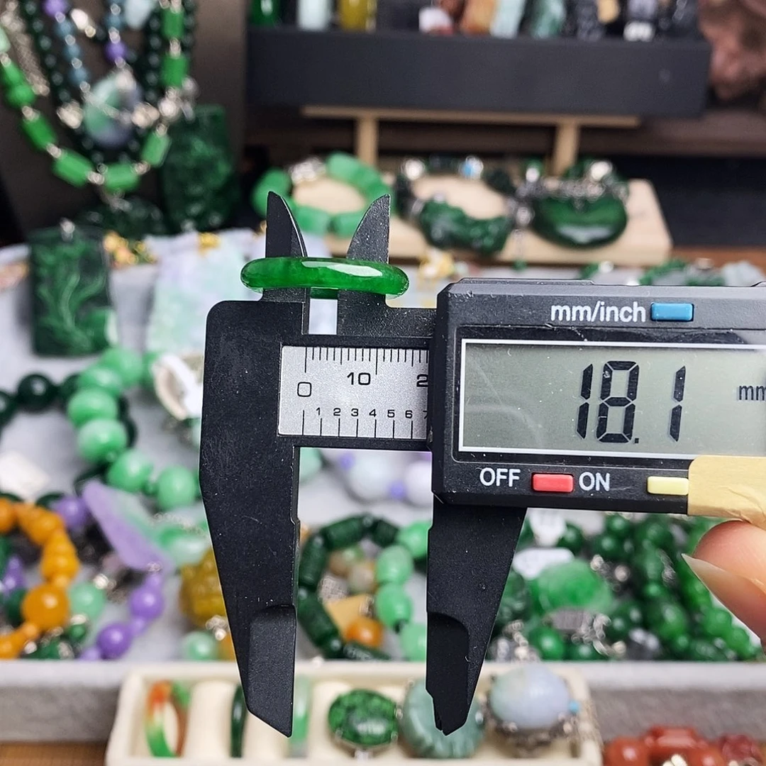 翡翠未镶嵌戒指99