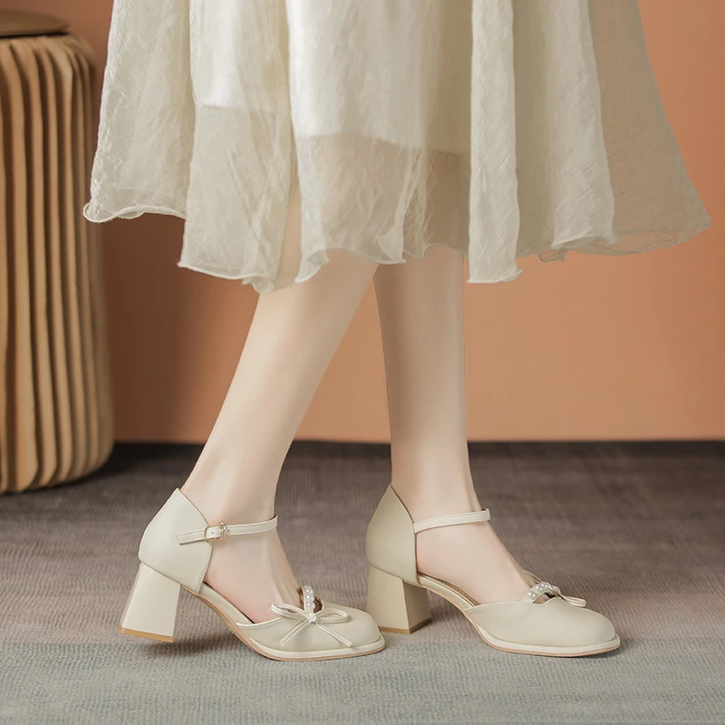 法式气质粗跟玛丽珍鞋女2025新款春夏一字扣带中空凉鞋包头高跟鞋