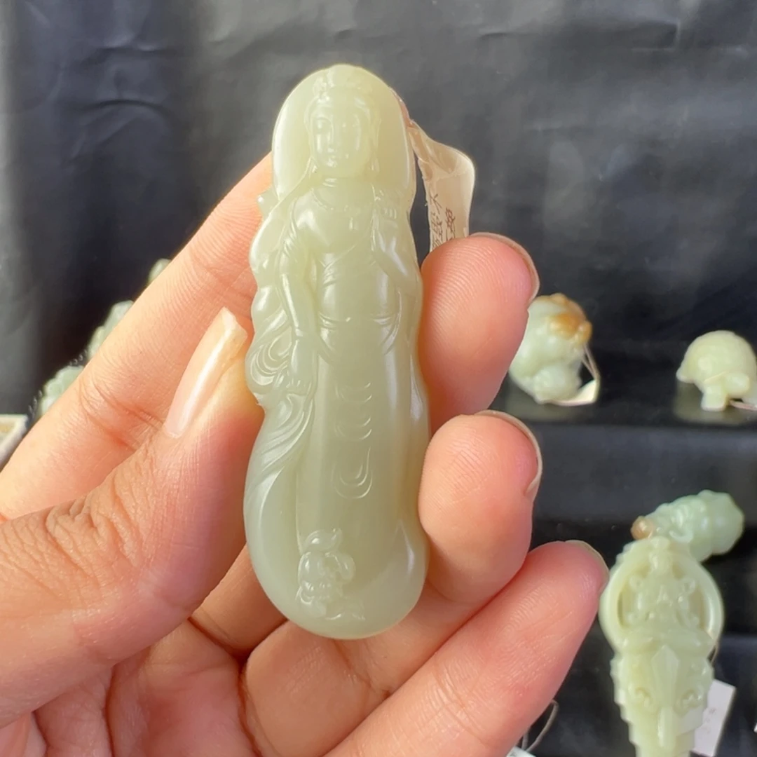 颈饰未镶嵌和田玉（糖玉）