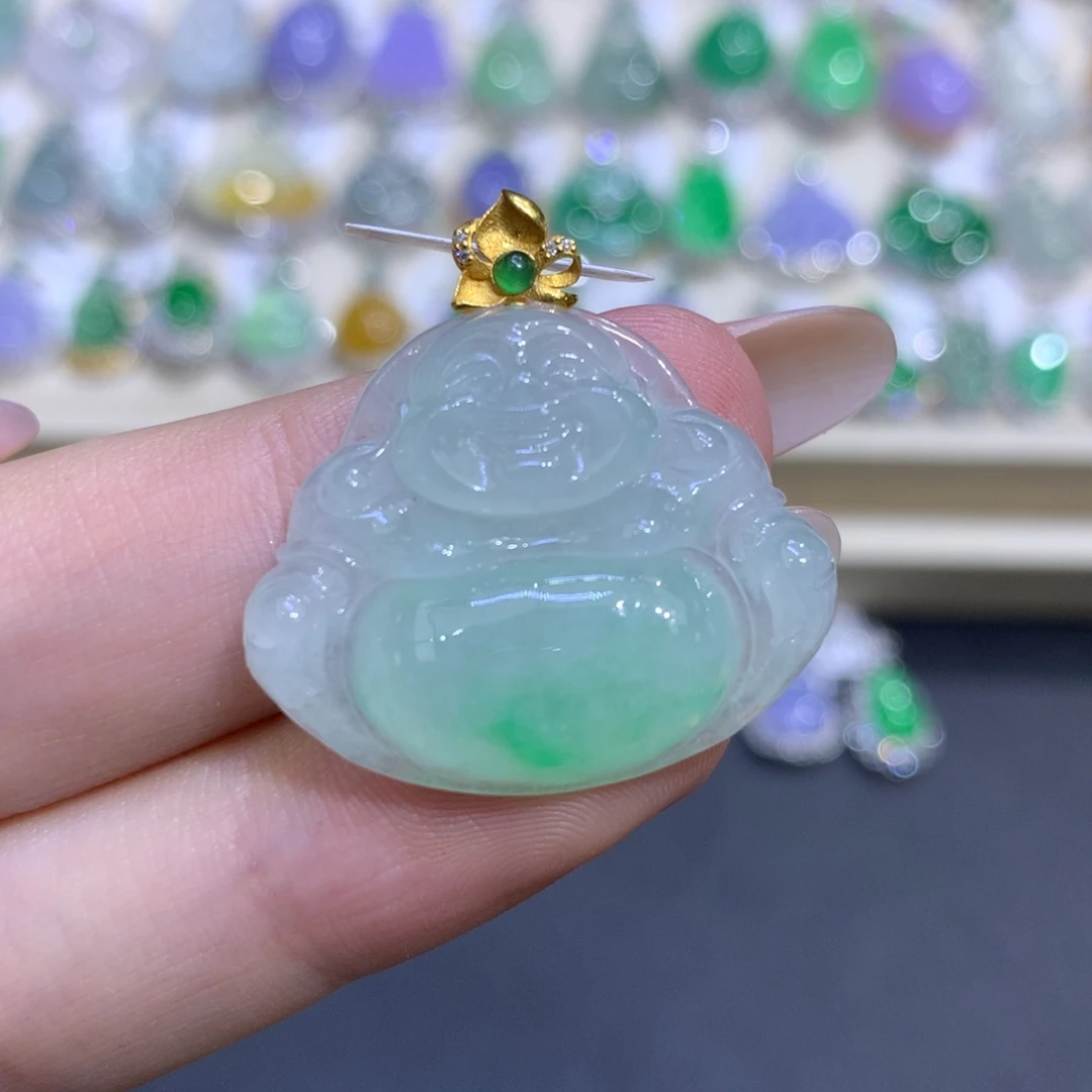 翡翠18K金镶嵌颈饰翡翠