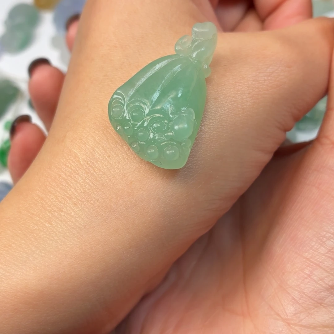 定制翡翠未镶嵌莲蓬