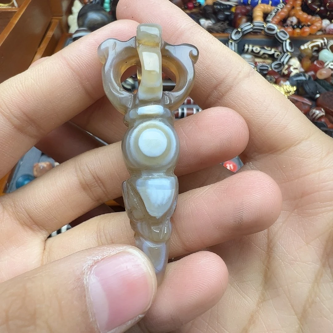 奇***轩玛瑙/玉髓未镶嵌珠宝半成品