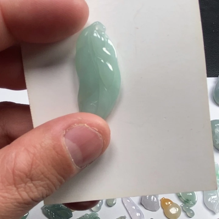翡翠未镶嵌颈饰吊坠