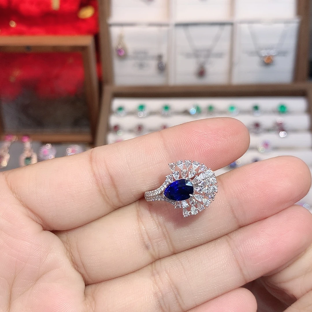 18K金镶嵌蓝宝石戒指1.53ct/七天无理由