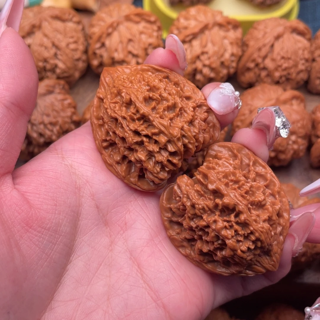 把件文玩核桃全品精配红皮老树满天星40