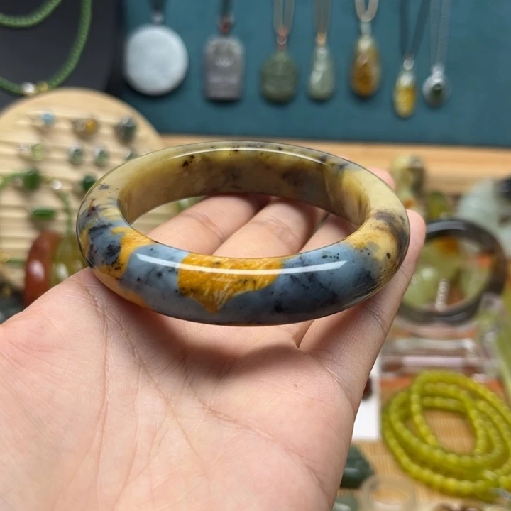 未镶嵌蛇纹石玉手镯