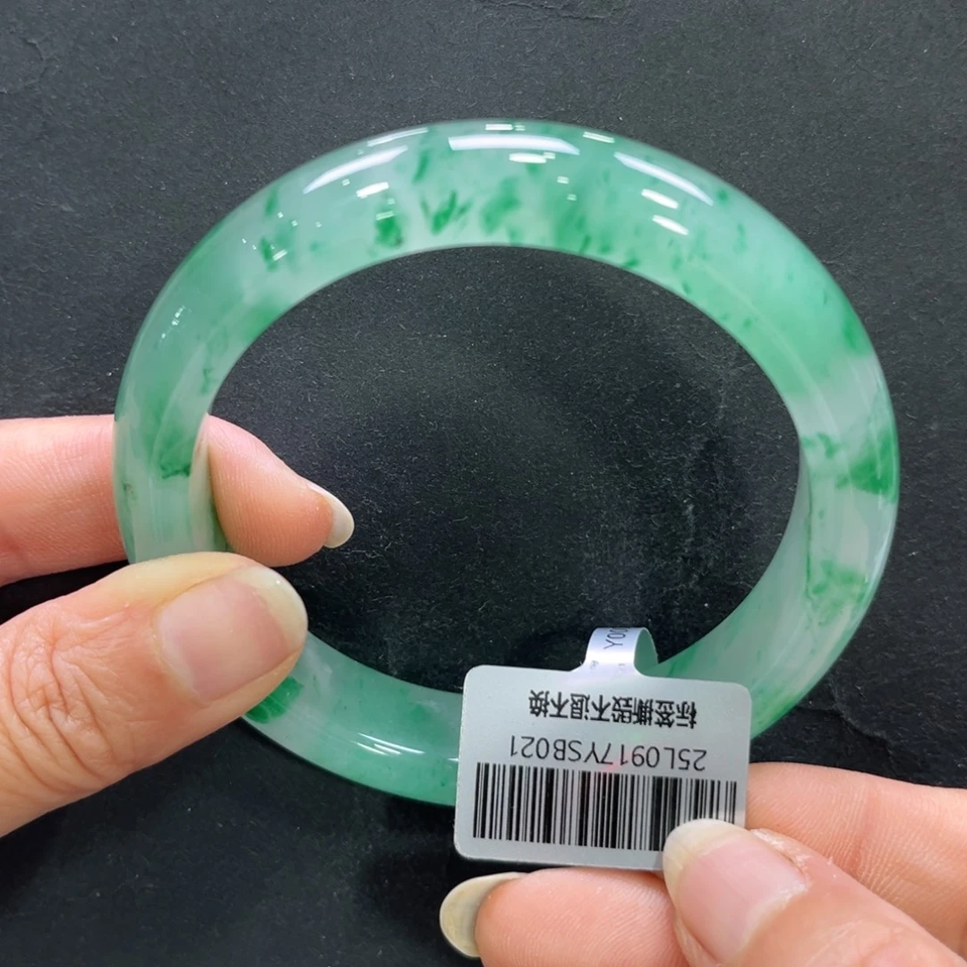 蓝***云石英质玉（非洲翠）未镶嵌手镯➕小玥61.9