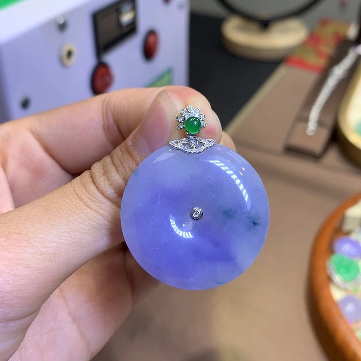 翡翠18K金镶嵌颈饰翡翠