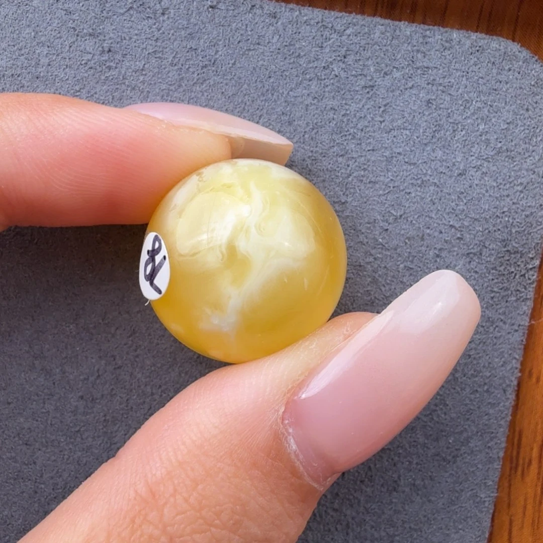 未镶嵌琥珀裸石4.39克卡19.8