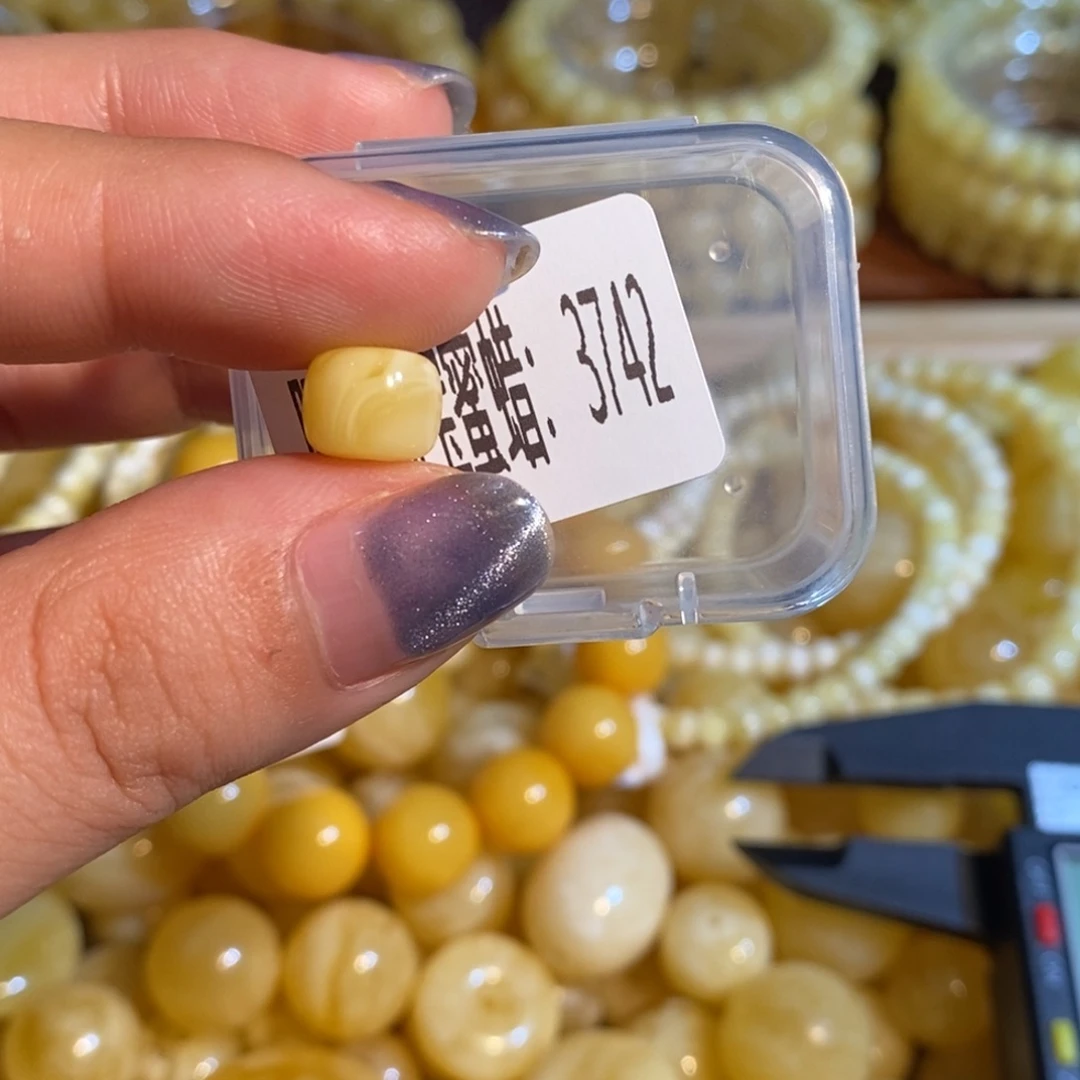 琥珀未镶嵌珠宝奇石3742