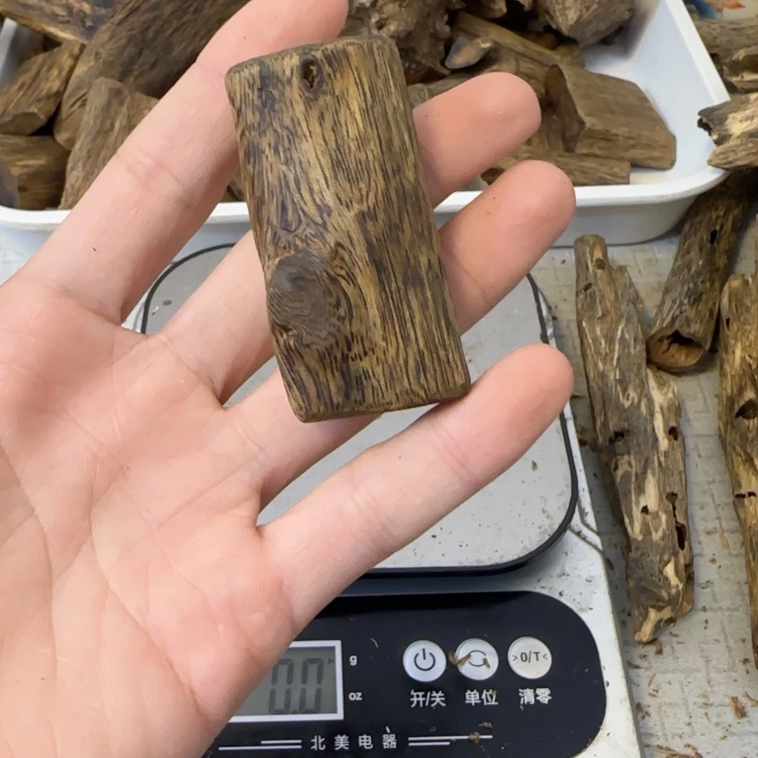 沉香沉香碎屑99沉水素牌