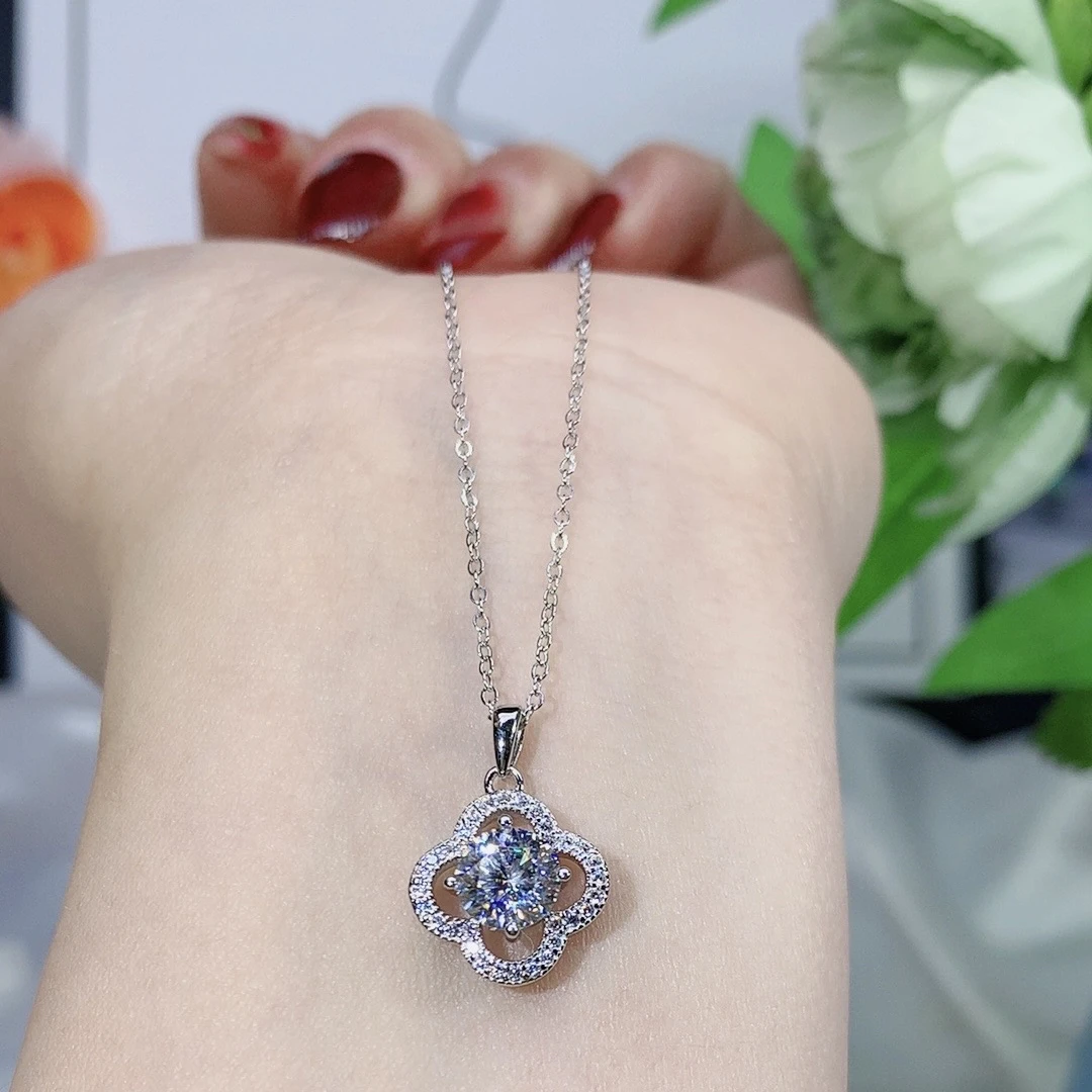 925银莫桑石银制品  【四叶草】吊坠镶嵌莫桑锁骨链简约款1ct