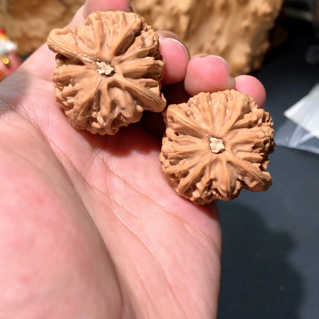 X***g文玩核桃吊坠宫灯163