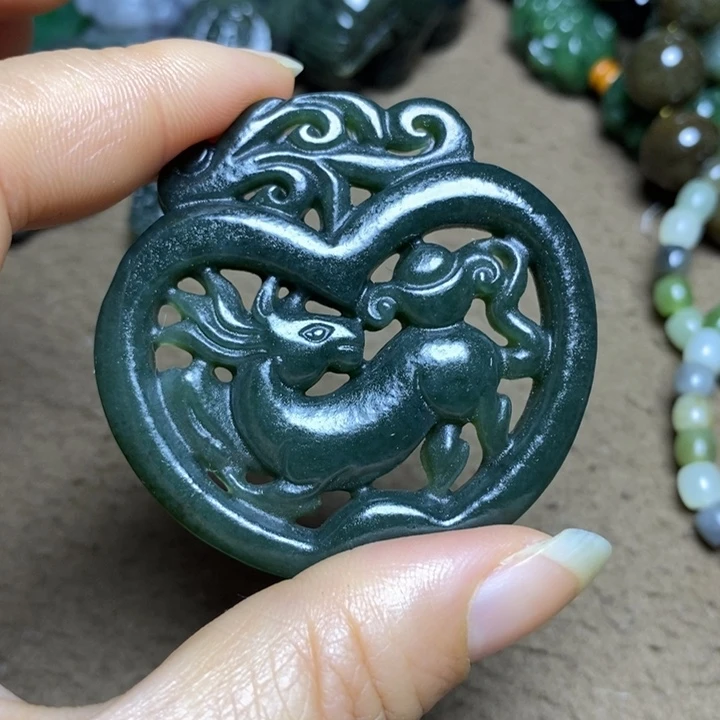 和田玉未镶嵌颈饰