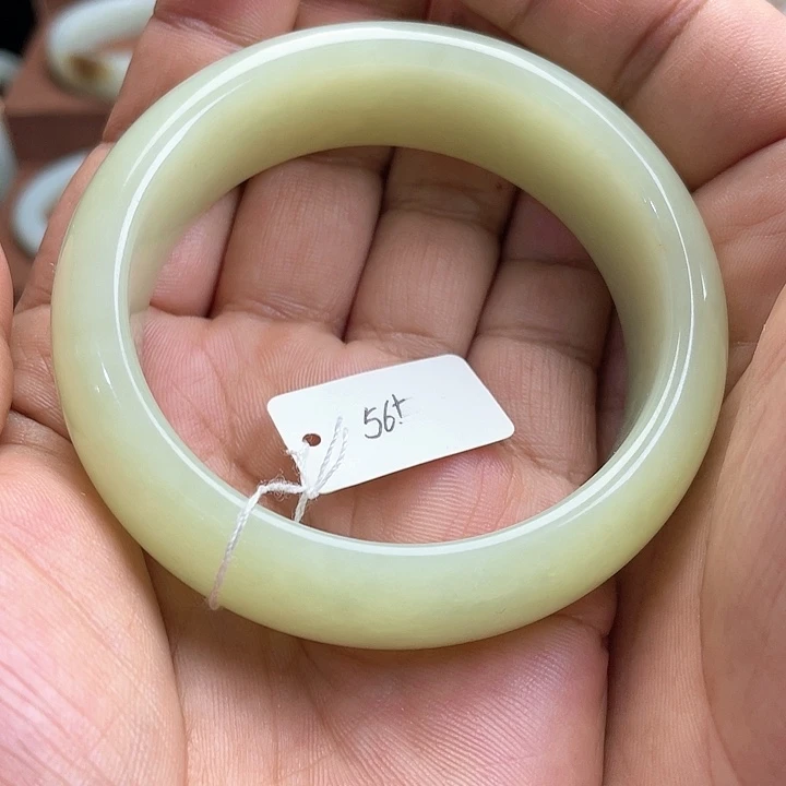 【闪购商品】未镶嵌手镯和田玉