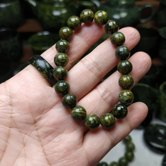 未镶嵌蛇纹石玉手串