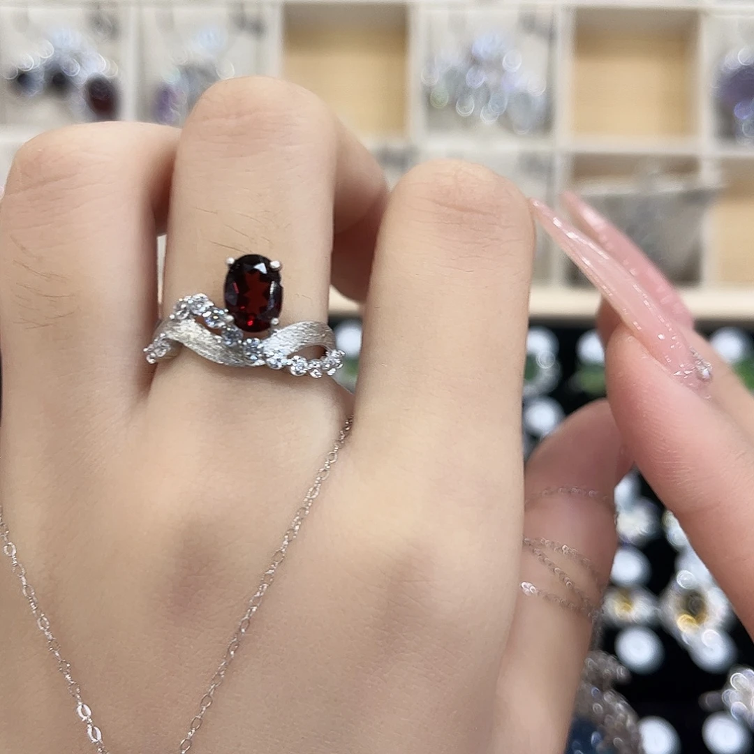 因***_戒指银S925镶嵌石榴石
