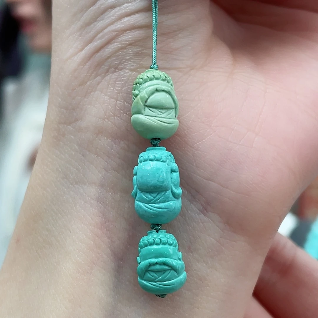 绿松石颈饰未镶嵌