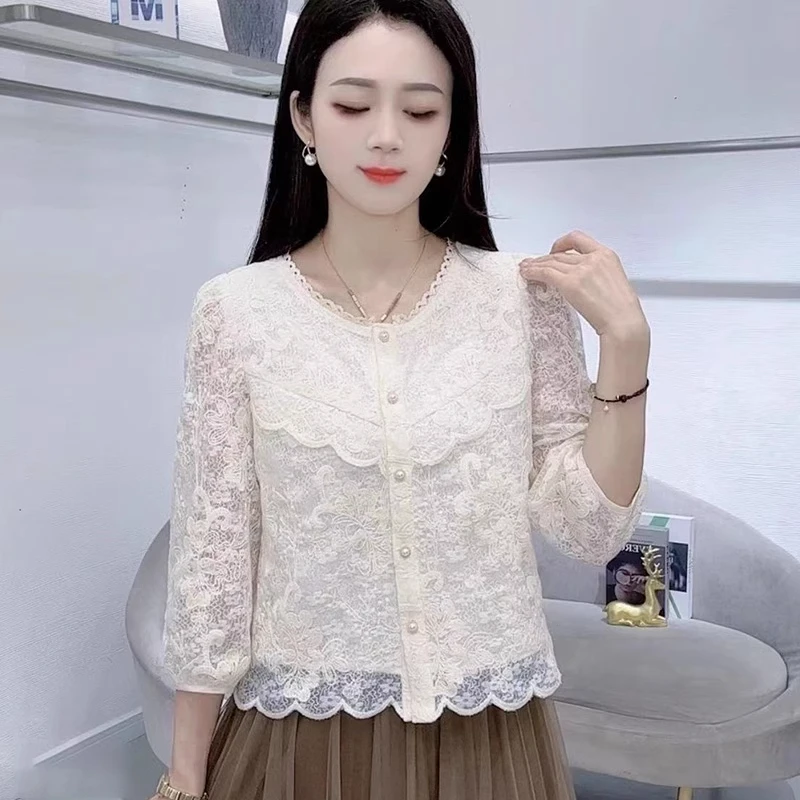 时尚衬衫女2025春季新款洋气显瘦减龄百搭蕾丝拼接七分袖上衣潮