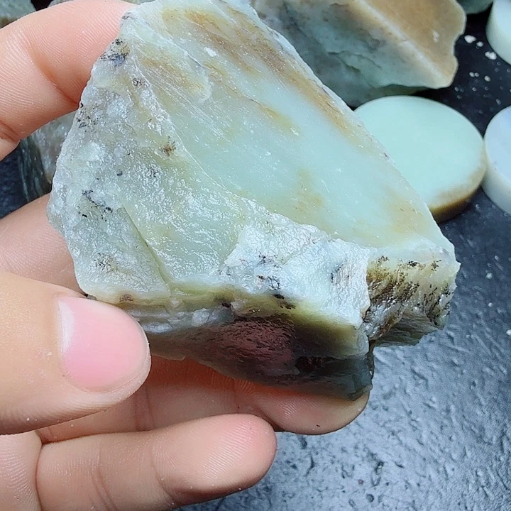 未镶嵌和田玉（糖玉）珠宝奇石