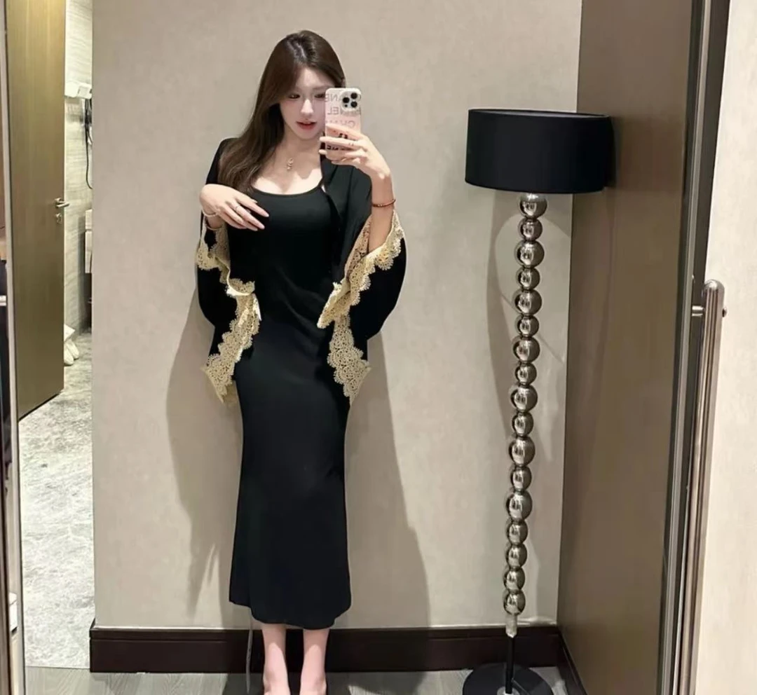 早秋休闲蕾丝拼接丝绒简约显白上衣花边半身裙气质时髦女