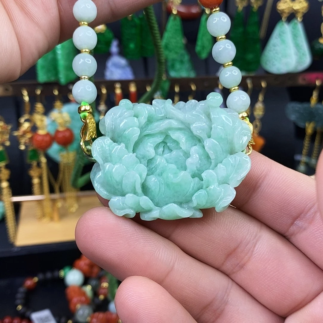 颈饰未镶嵌翡翠吊坠