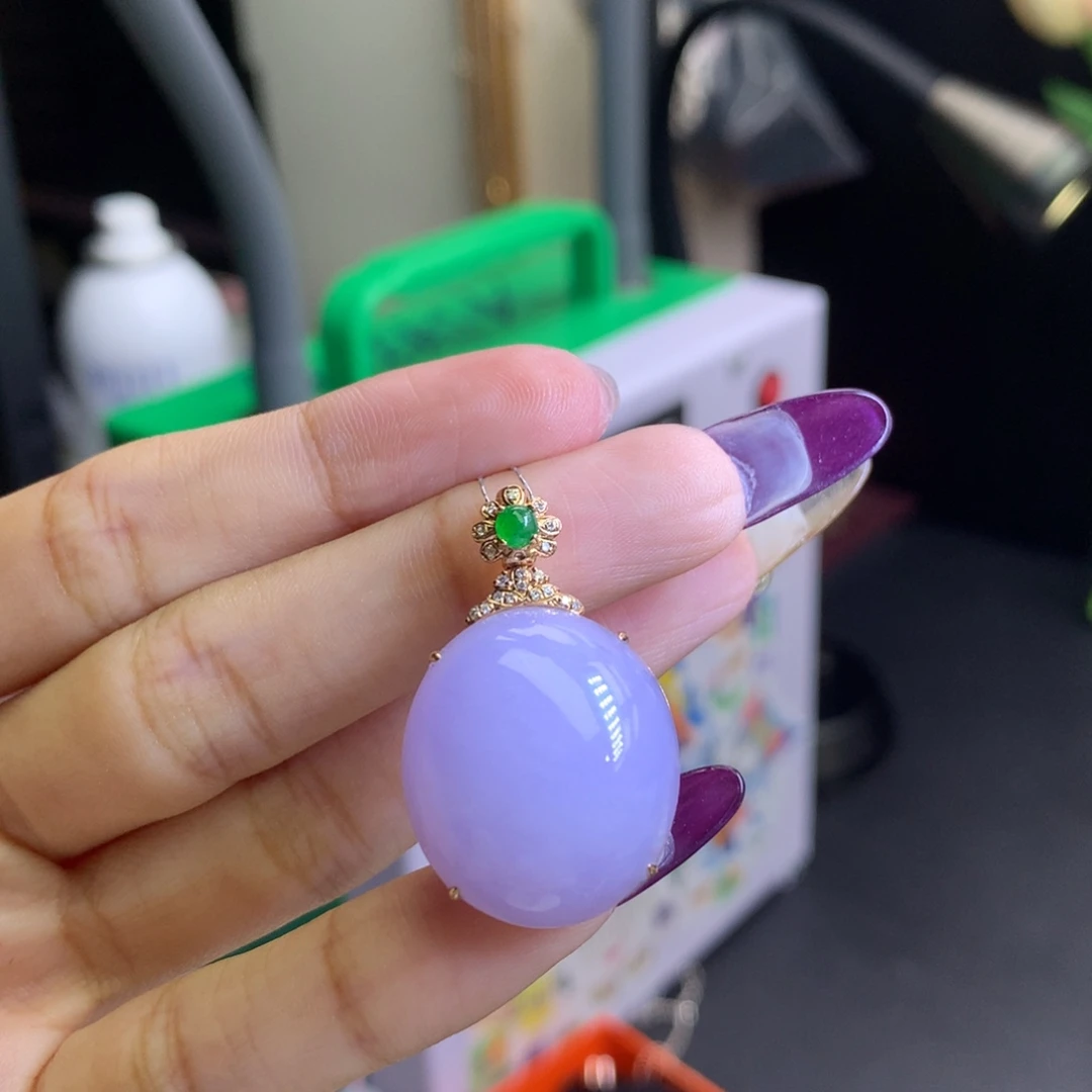 翡翠18K金镶嵌颈饰